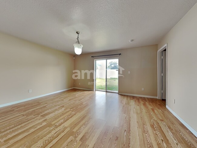 Foto del edificio - 31015 Mandolin Cay Ave