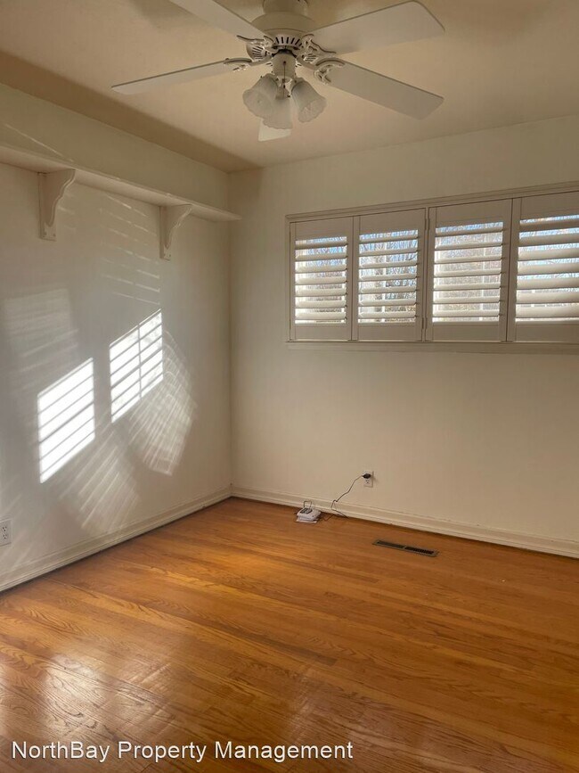 Building Photo - 3 br, 2 bath House - 5651 Mulberry Dr,