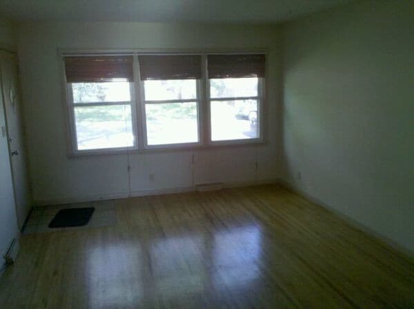 Building Photo - 702 Robinwood Lane