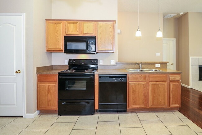 Building Photo - 320 Montana Dr