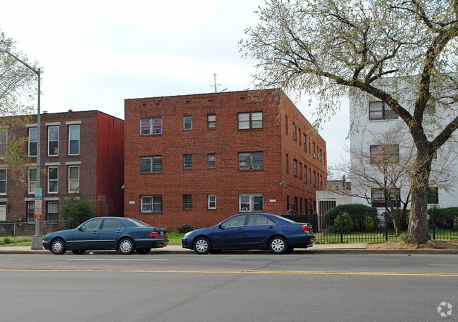 Building Photo - 1823 E Capitol St SE
