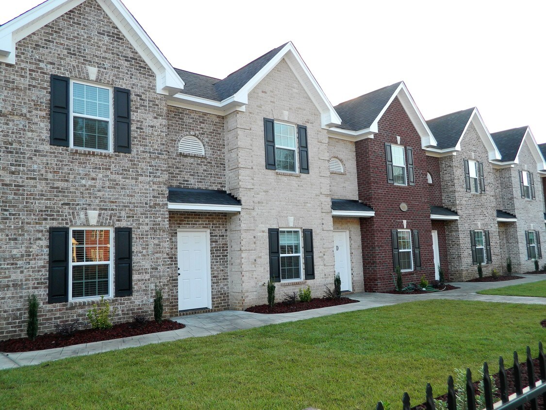 Front View - 1185 Waxwing Dr