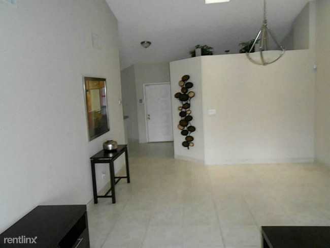 Foto del edificio - 2 br, 2 bath  - 8453 Waterford Cir