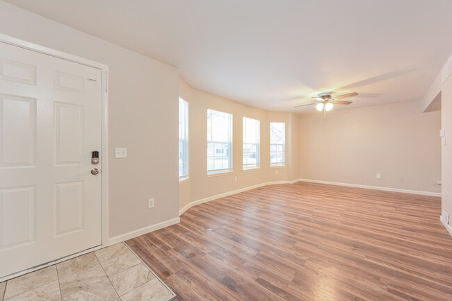 Foto del edificio - Charming 4-Bedroom Home
