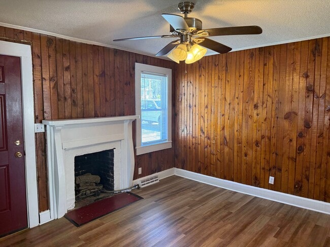 Building Photo - 1401 Sidney Ave