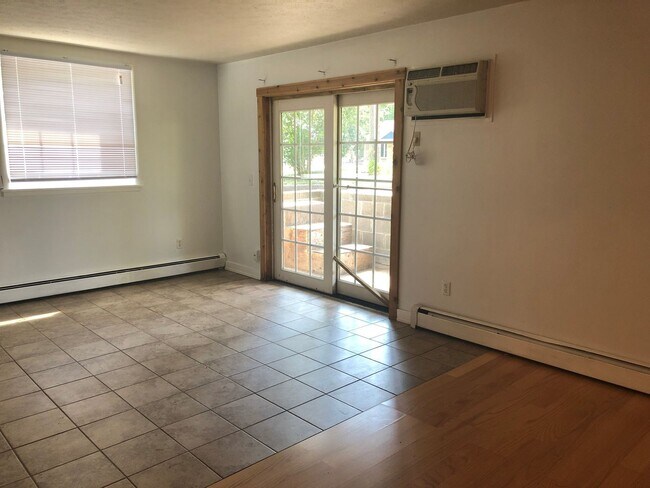 Foto del edificio - 1201 Greenwood - 2 Blocks from WMU Campus!
