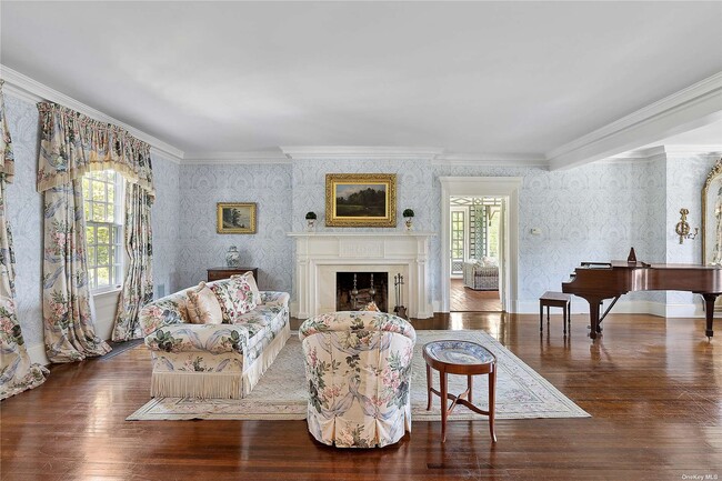 Foto del edificio - 225 Middle Neck Rd