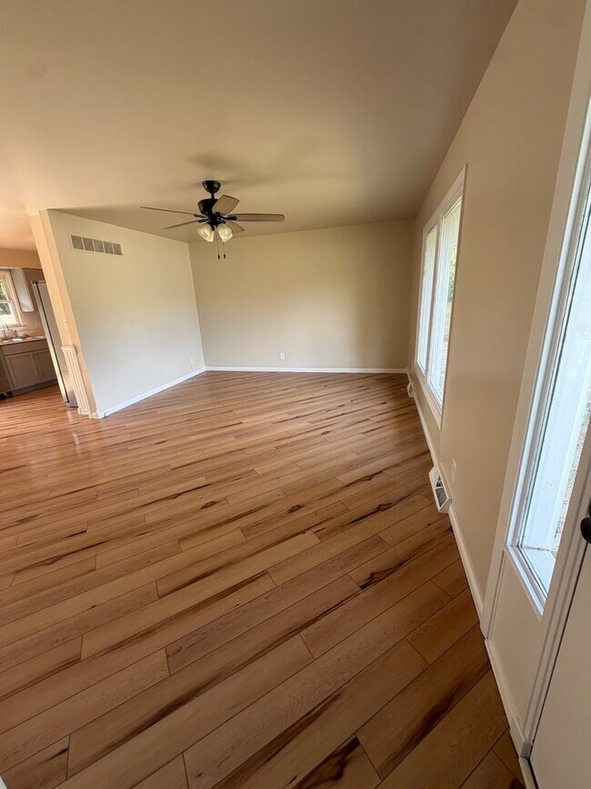 Foto del edificio - Beautifully renovated ranch home.