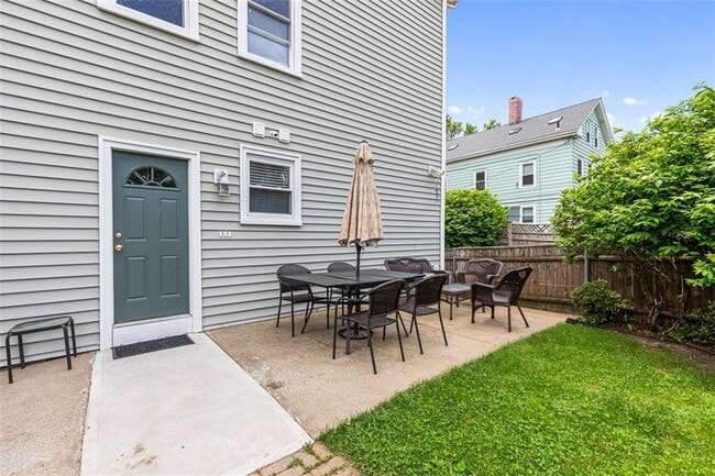 Building Photo - 510 Wickenden St