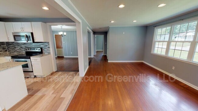 Building Photo - 203 Belmarc Dr