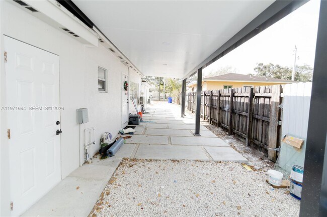 Foto del edificio - 5803 Buchanan St