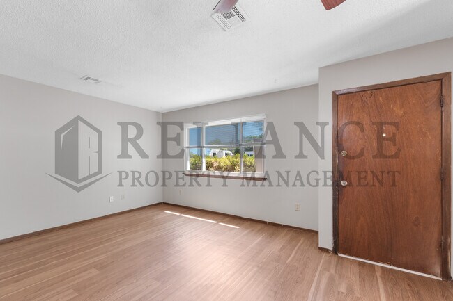 Foto del edificio - 1833 S St Clair St