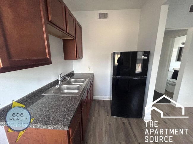 Foto del edificio - 2004 W Jarvis Ave