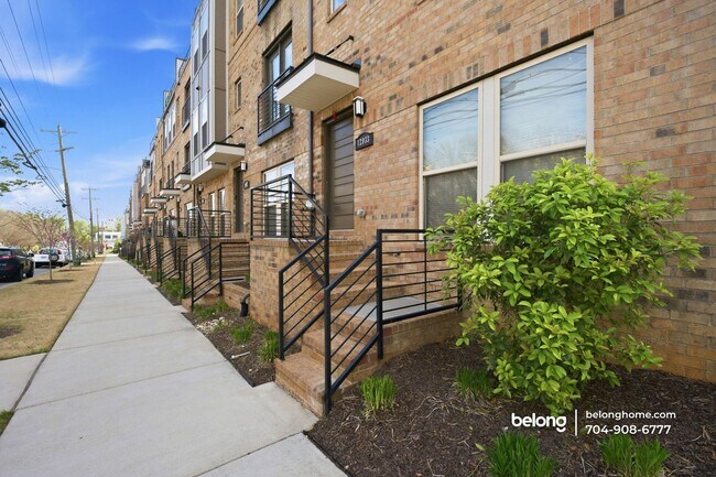 Foto del edificio - 12033 Brooklyn Ave