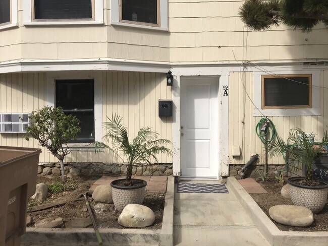 Foto del edificio - "Delightful 1-Bedroom Apartment in Historic Home!"