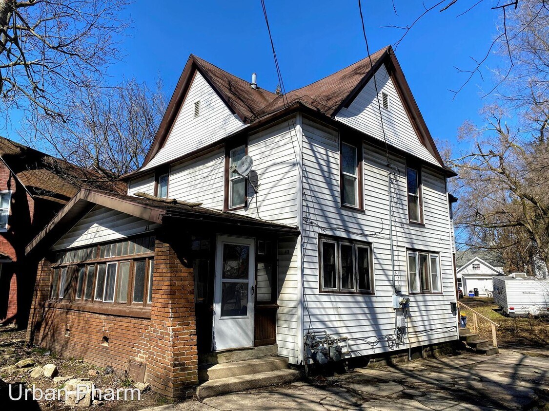 43 Page St NE, Grand Rapids, MI 49505 Apartment for Rent in Grand