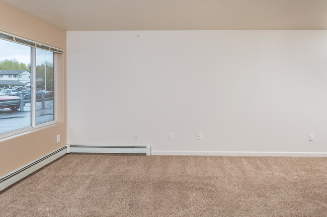 Living Room - 1 bdr - Raspberry Court Apartments