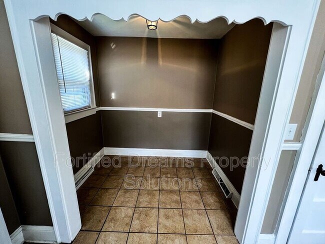 Foto del edificio - 316 Elmwood Dr