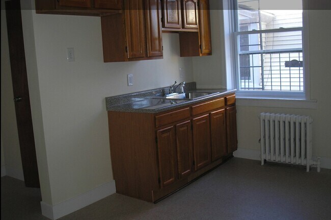 Interior Photo - 63 Poplar St