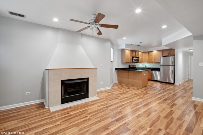 Foto del edificio - 4602 S Indiana Ave