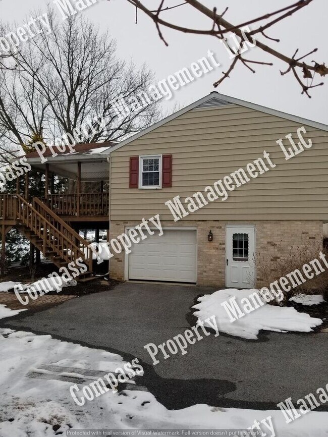 Building Photo - 709 Pleasant Dr