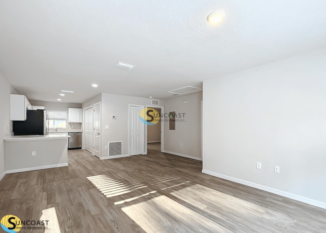 Foto del edificio - 9032 N Travis Dr