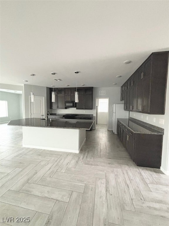 Foto del edificio - 392 Coastal Fog Ave