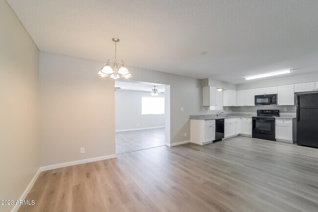 Foto del edificio - 7227 W Turquoise Ave