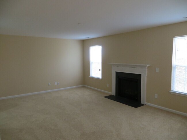 Building Photo - Wonderful 3 bed, 2.5 bath with 2 Car garage!