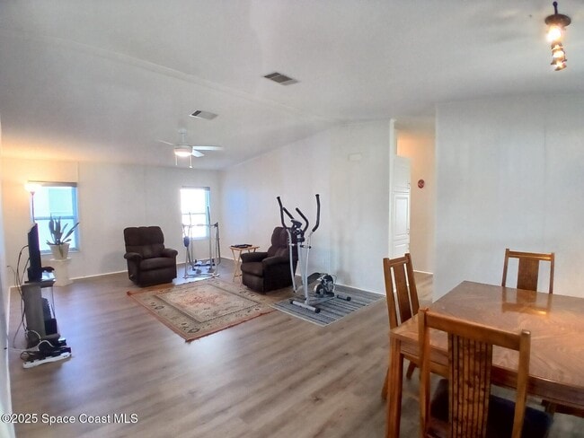 Building Photo - 4619 Goldfinch Ln