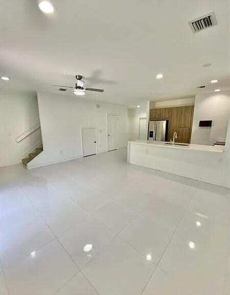 Building Photo - 1060 Crystal Way