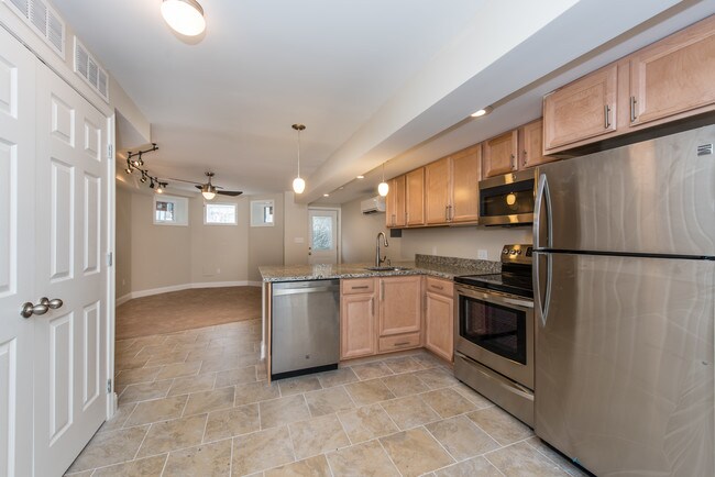 Foto del edificio - 3416 13th St NW