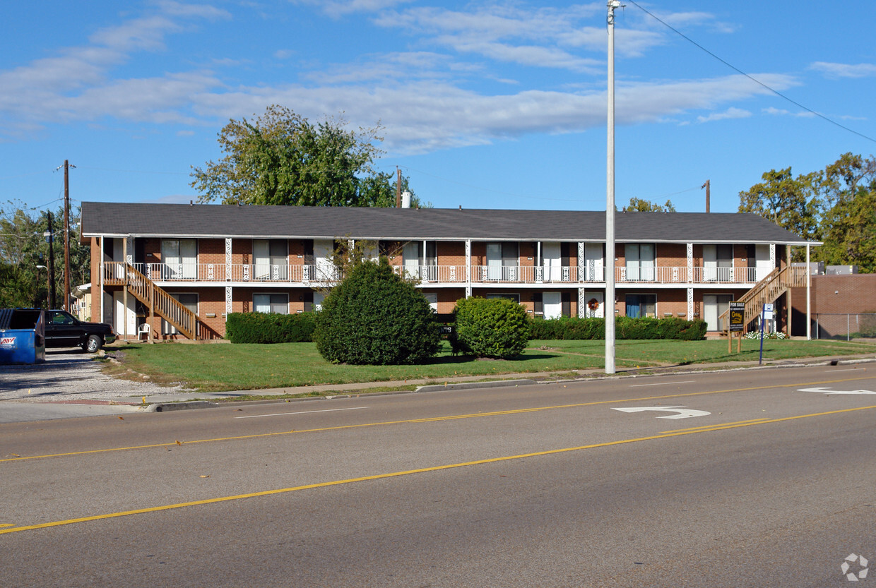 Building Photo - 3600 W Main St