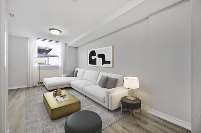 Building Photo - 2110 Keele Street