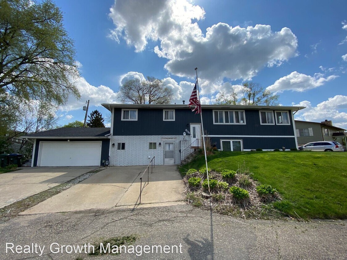 Foto principal - 5 br, 2 bath House - 804 10th Ave SE