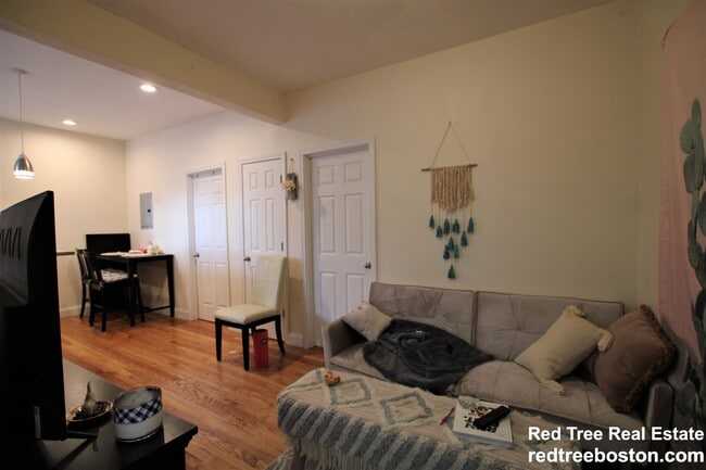 Photo - 1872 Commonwealth Ave Apartment