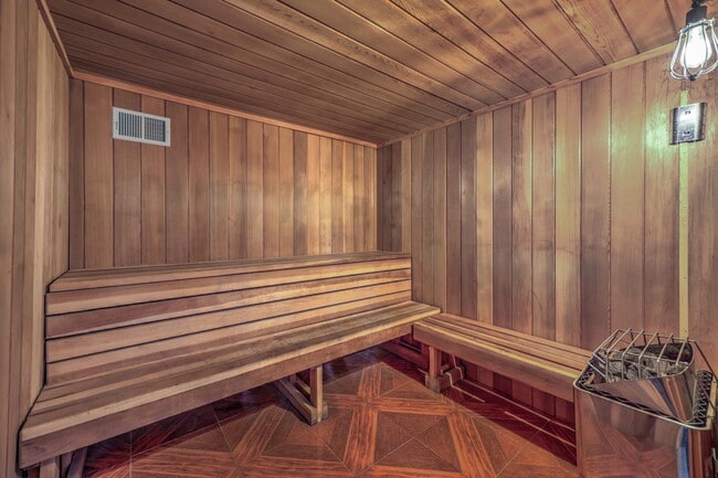 SAUNA - La Villa Estates