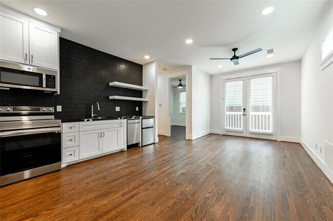 Foto del edificio - 425 W 21st St