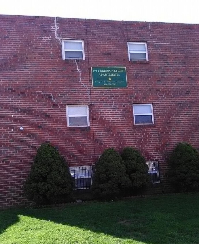 Primary Photo - 5711 Erdrick St