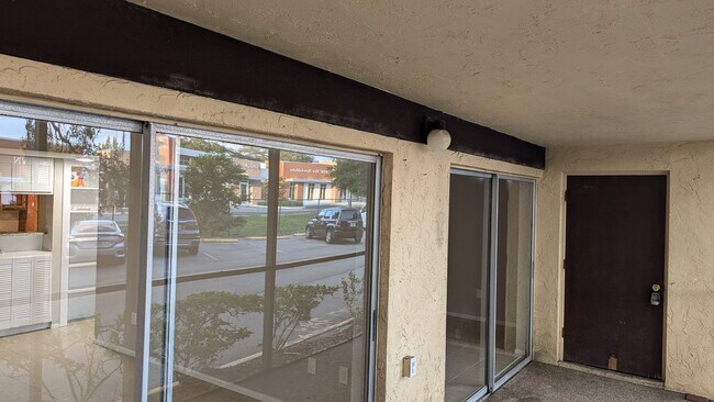 Foto del edificio - 14107 Mossy Glen Ln