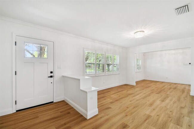 Building Photo - 4802 W Longfellow Ave