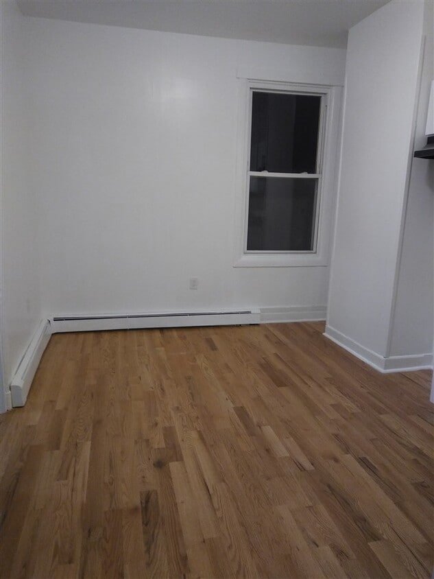 Building Photo - 563 59th St