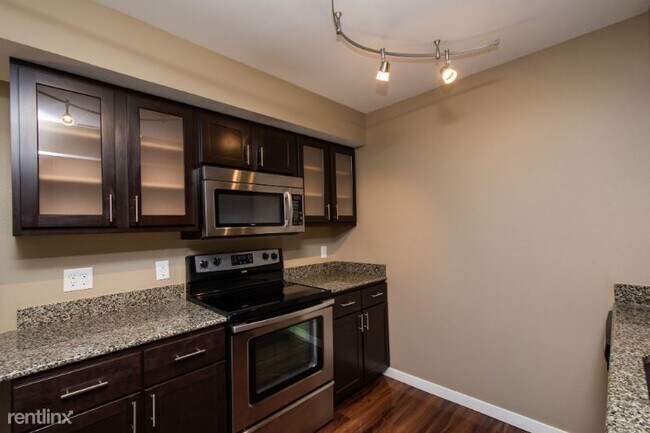 Foto del edificio - 1000 Oakcrest St