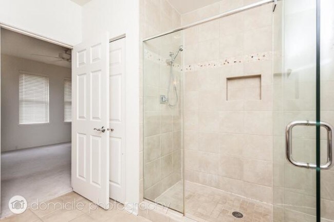 Building Photo - 2 bedroom in CHICAGO IL 60607