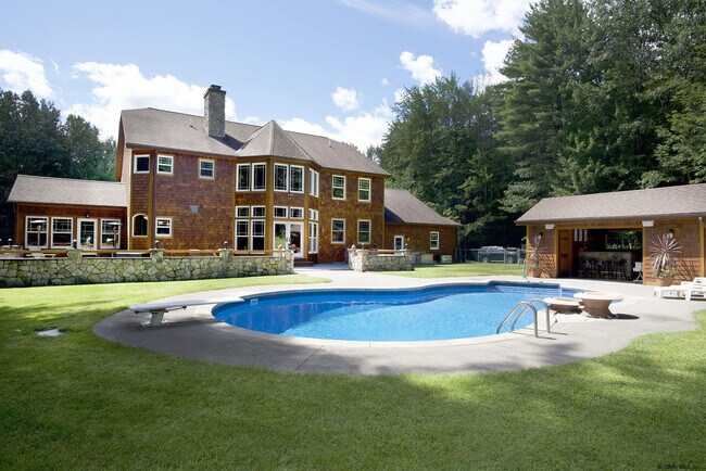 Foto del edificio - 32 Flat Rock Rd