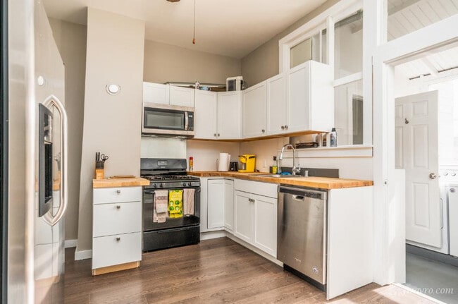 Building Photo - 266 Connecticut St