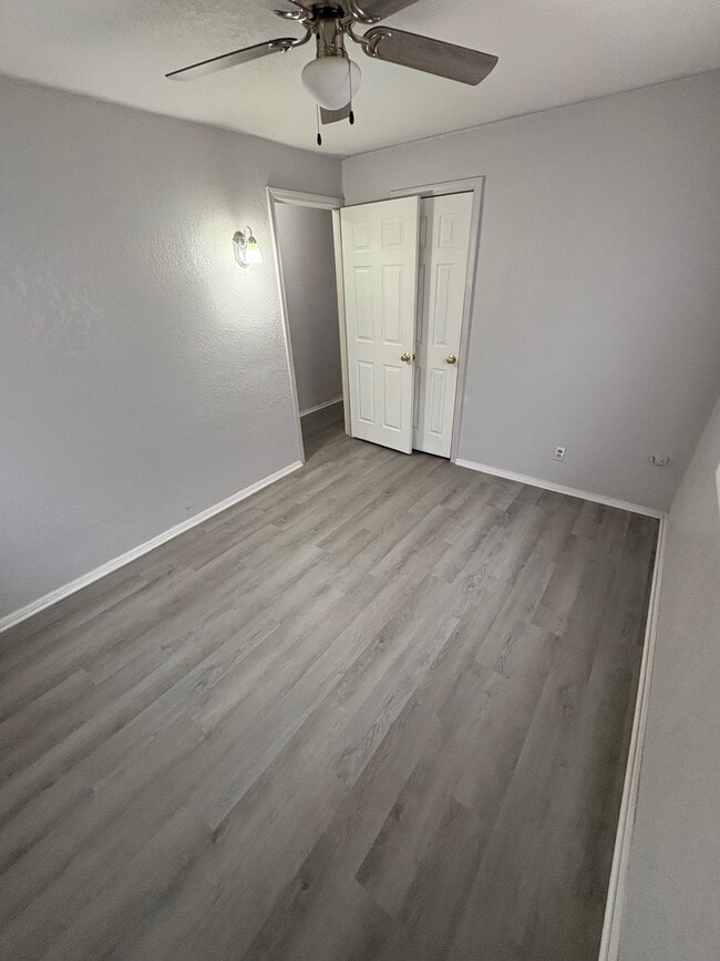 Foto del edificio - 1842 Shady Crest St