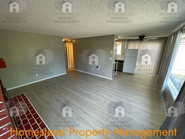 Foto del edificio - 3822-3828 Bayonne Dr SE