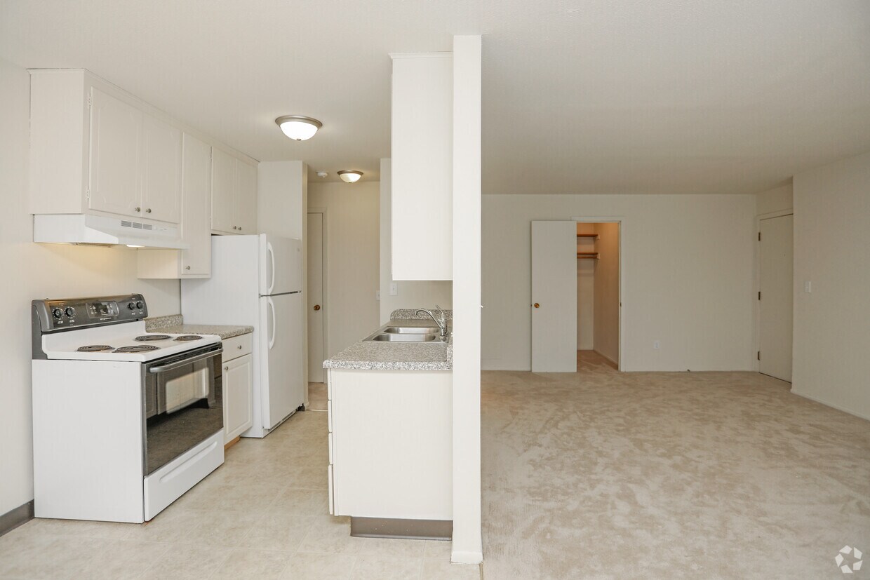 Bellaire Estates Apartments in White Bear Lake, MN