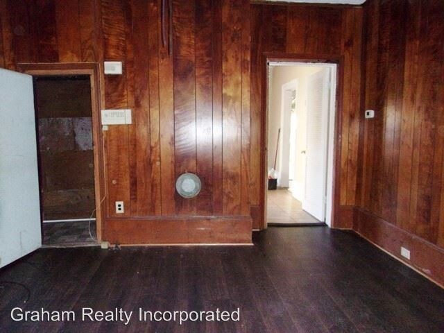 Building Photo - 1309 Campbell St